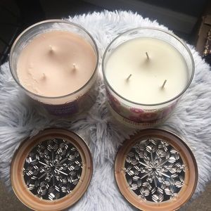 2 bath and body works candles ☀️brand new !